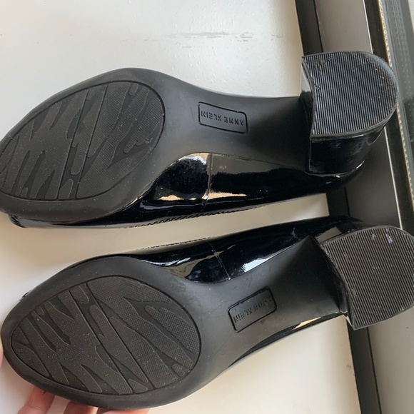 Anne Klein Patent Peep-Toe Pump -Perfect Condition - Picture 3 of 4